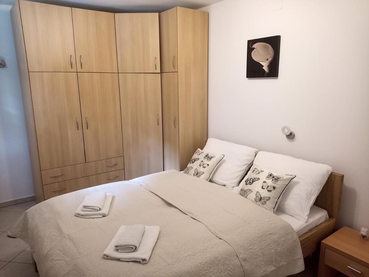 Apartman Emili Malinska Esterno foto