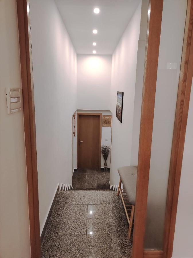 Apartman Emili Malinska Esterno foto