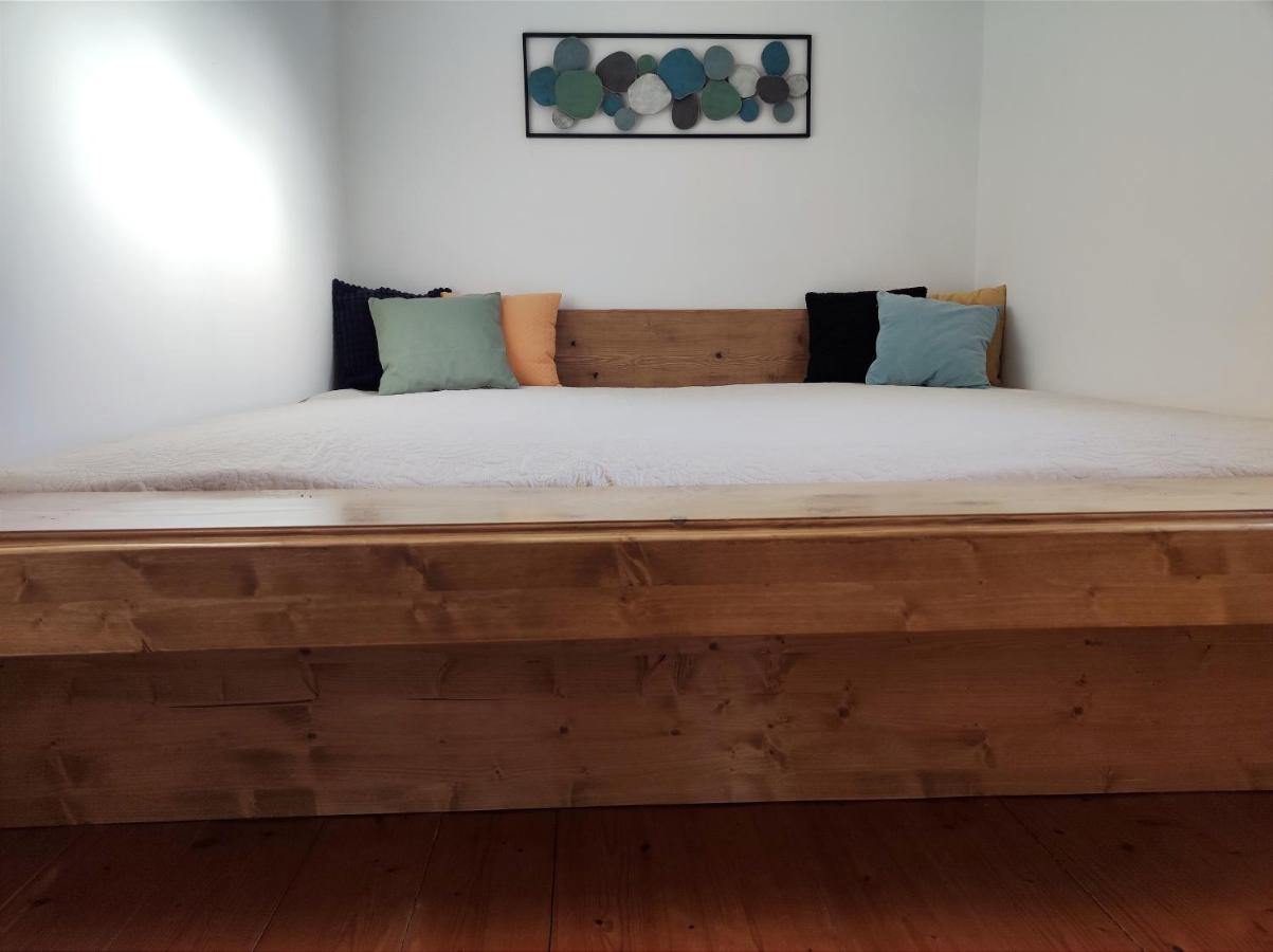 Apartman Emili Malinska Esterno foto